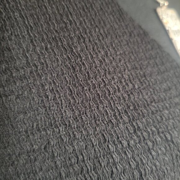 ZARA Black Short Sleeve Textured Fabric, V-Neck Cinch Loop Front Tie - Size M - Picture 5 of 13